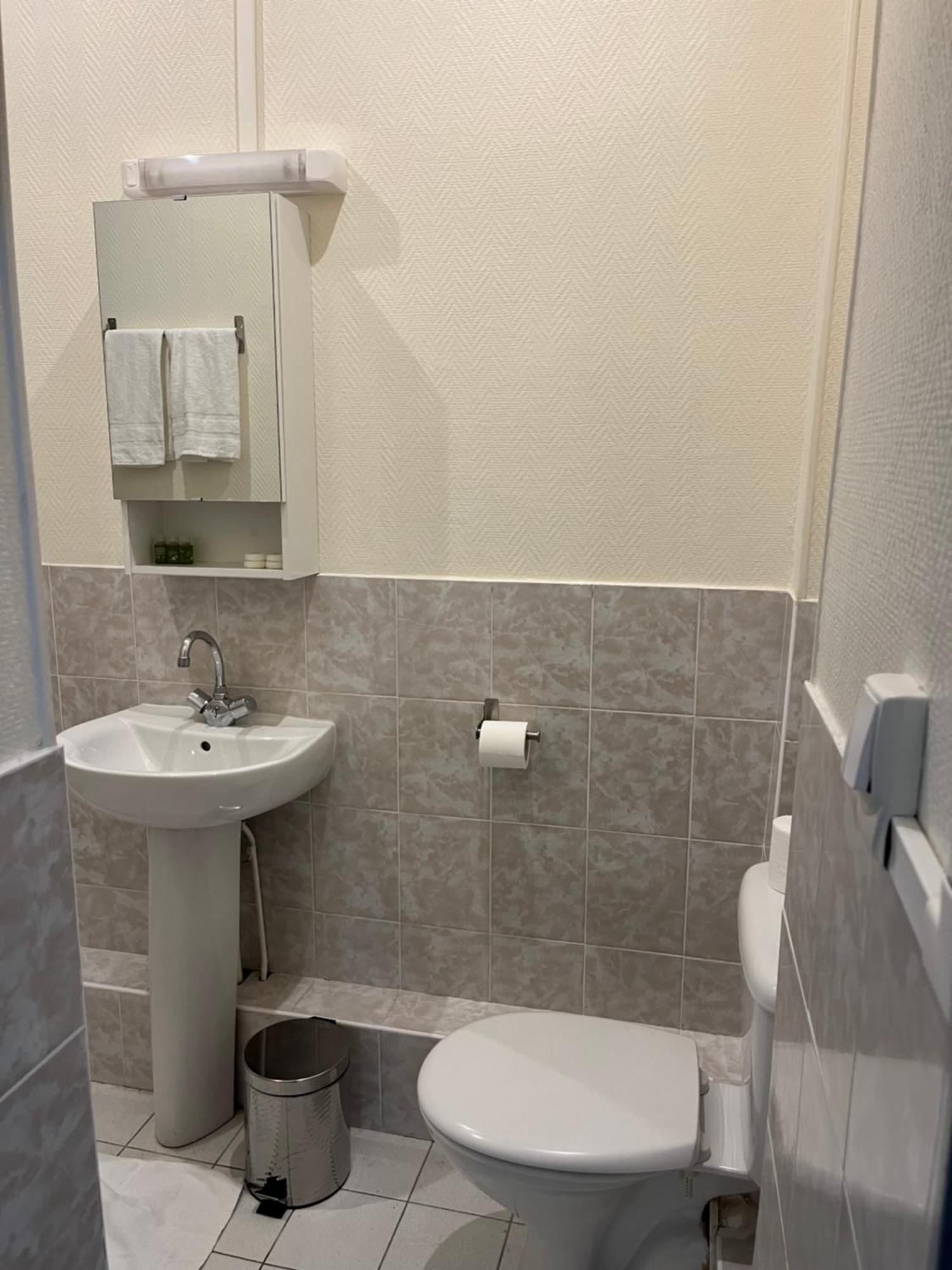 L'Esperance Hotel Версал Екстериор снимка